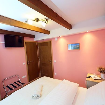 プトゥイ Sobe Grabar Bed & Breakfast エクステリア 写真