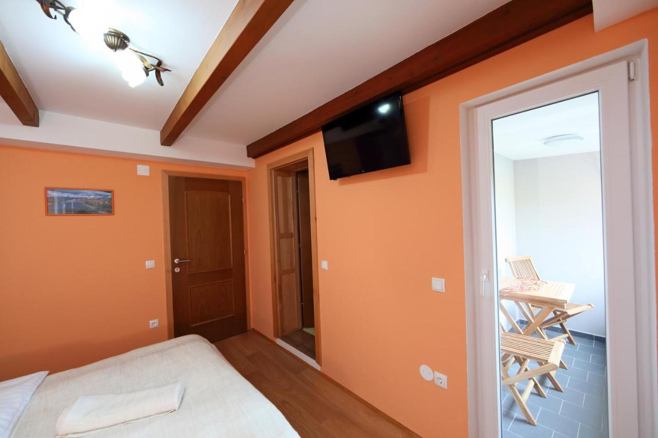 プトゥイ Sobe Grabar Bed & Breakfast エクステリア 写真