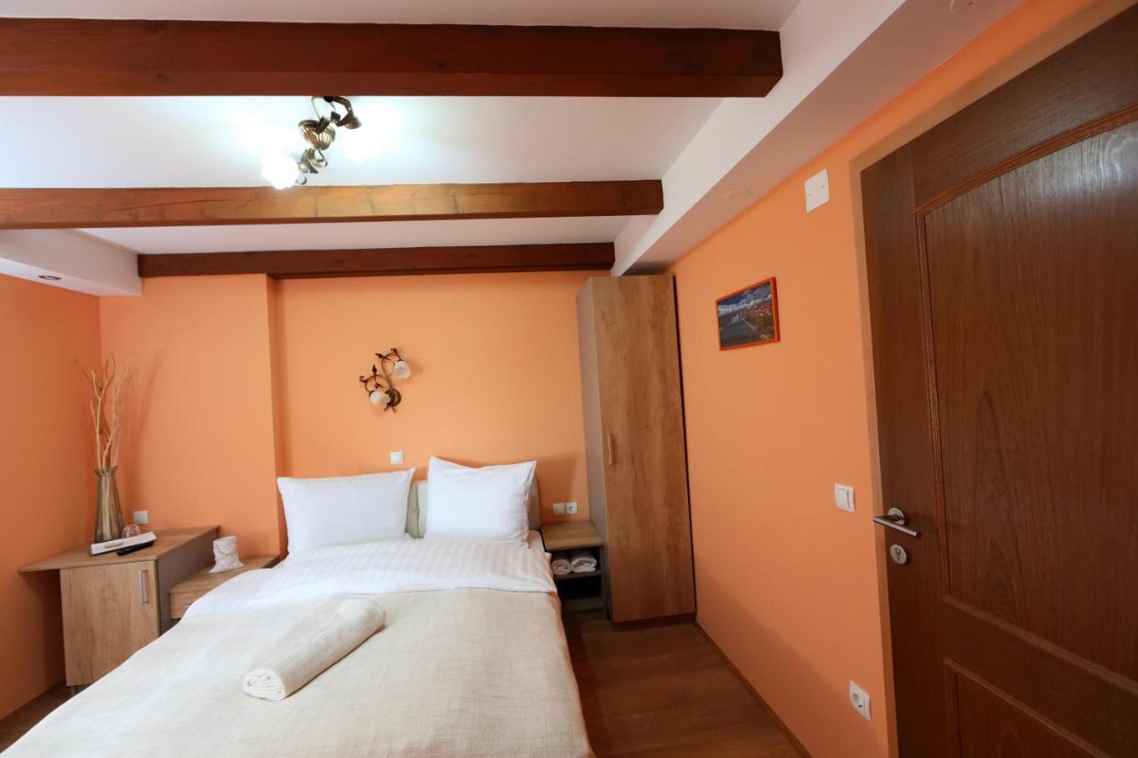 プトゥイ Sobe Grabar Bed & Breakfast エクステリア 写真