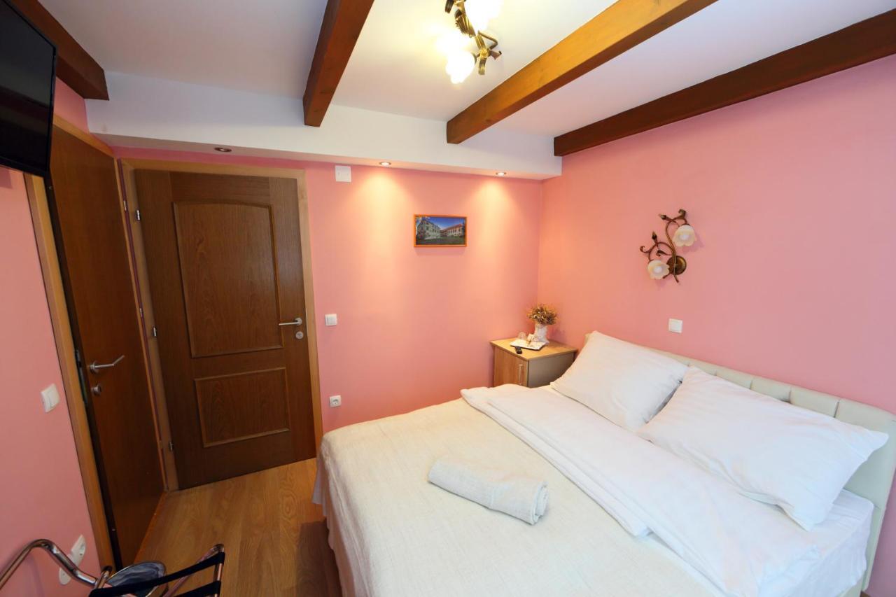 プトゥイ Sobe Grabar Bed & Breakfast エクステリア 写真
