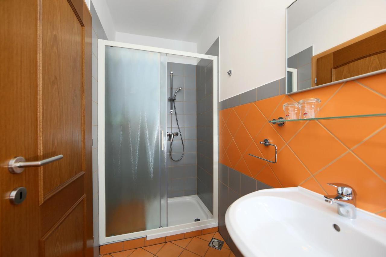プトゥイ Sobe Grabar Bed & Breakfast エクステリア 写真