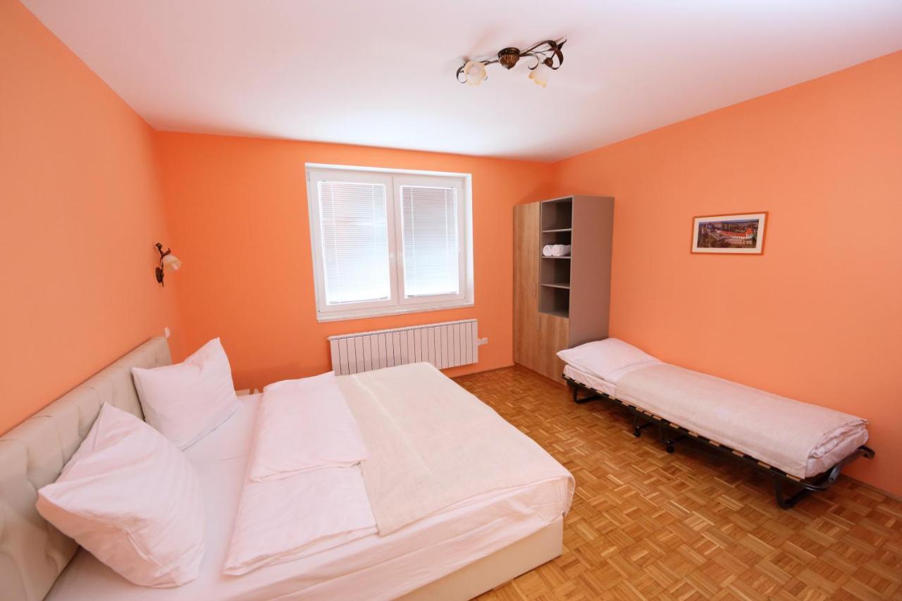 プトゥイ Sobe Grabar Bed & Breakfast エクステリア 写真