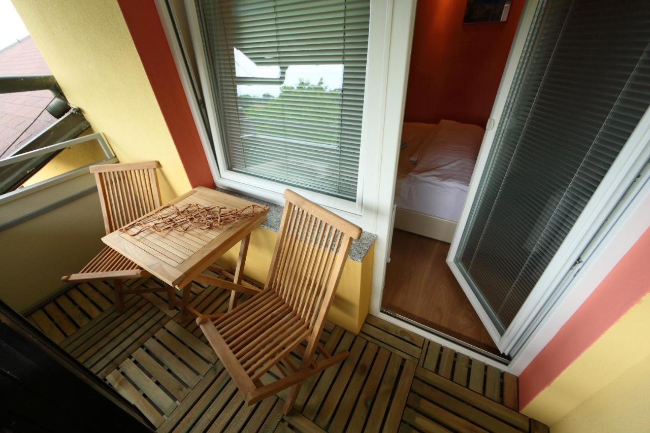 プトゥイ Sobe Grabar Bed & Breakfast エクステリア 写真